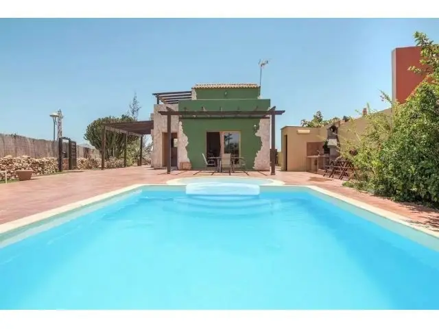 Villa en Venta Casillas Morales 4 Habitaciones Piscina