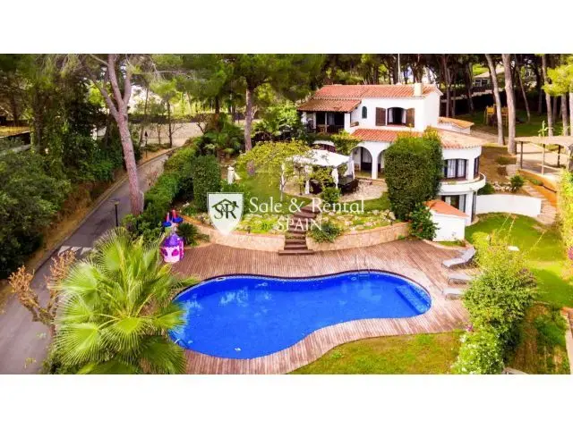 Villa de Lujo en Montgoda Lloret de Mar con Vistas al Mar