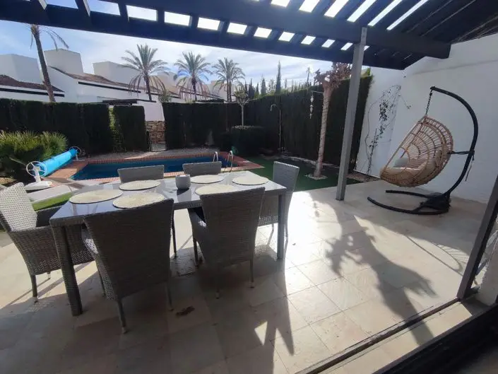 Villa en Venta 2 Dormitorios Piscina Privada Moderna