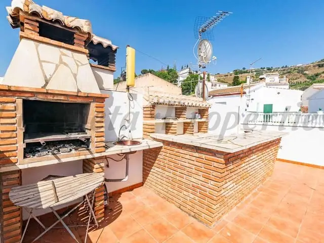 Apartamento 3 Dormitorios Sayalonga Terrazas Jacuzzi Vistas