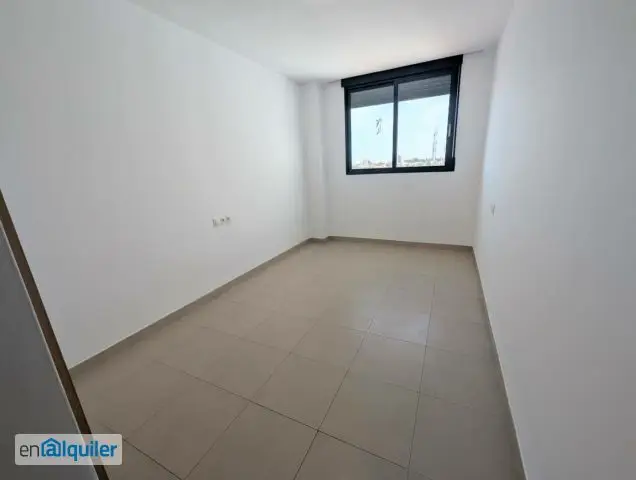 Piso en Alquiler Amueblado 2 Dormitorios 2 Baños Trastero