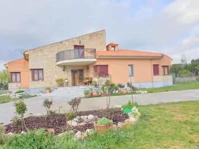 Chalet en Venta Sanchidrian Avila 4 Dormitorios 280m2