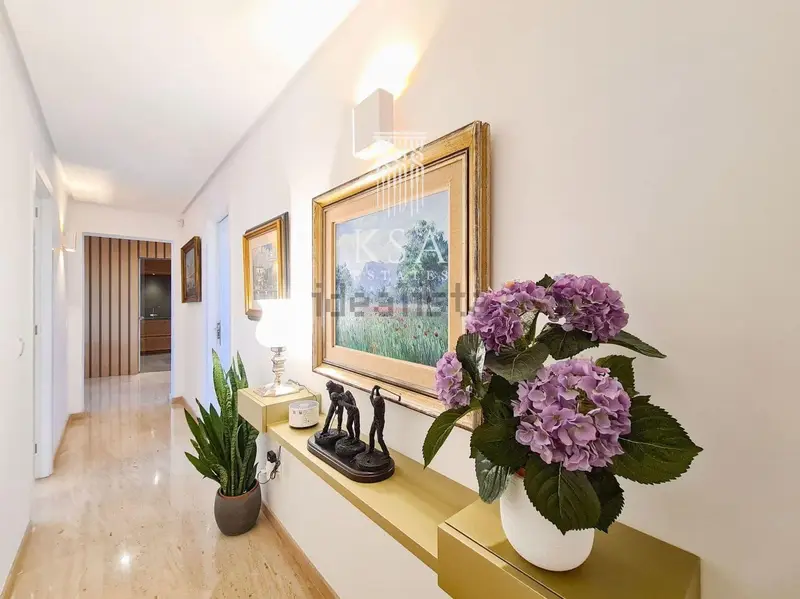 Lujo en Bendinat Golf: Piso Reformado con Vistas al Mar