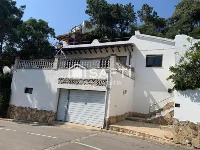 Casa Rustica en Costa Brava con Piscina Privada