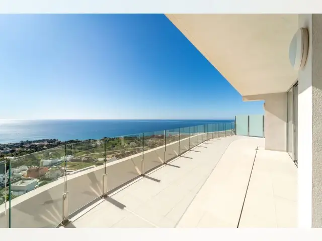 Piso de 4 Dormitorios en venta Benalmádena Pueblo, España