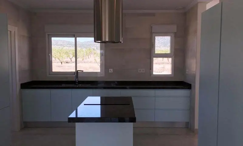 Chalet en Pinoso 4 Dormitorios Piscina 235m2