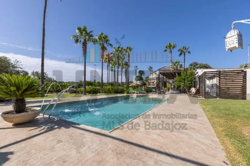 Venta Chalet con Piscina y amplias zonas de ocio en Tres Arroyos