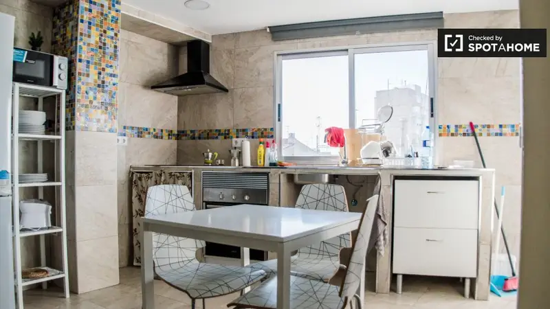 Alquiler Habitaciones Piso 4 Dormitorios Ciutat Vella Valencia