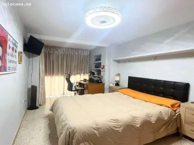 Amplio Piso en Estepona Cerca del Puerto Deportivo y Playa