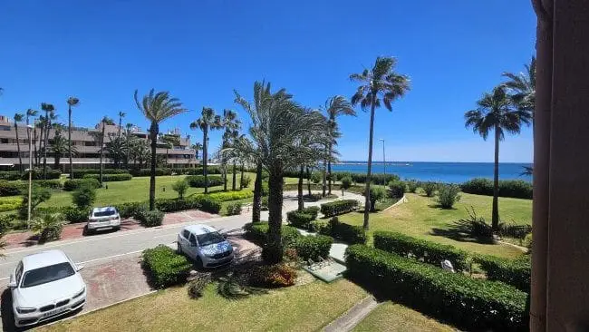 Apartamento en Sotogrande Primera Linea de Playa