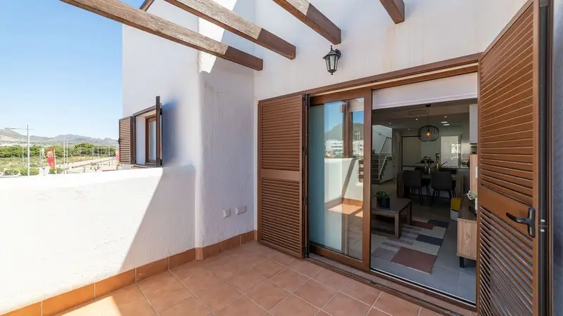 Apartamentos en Playa Pulpí Almería: Cerca del Mar con Piscina y Jardín