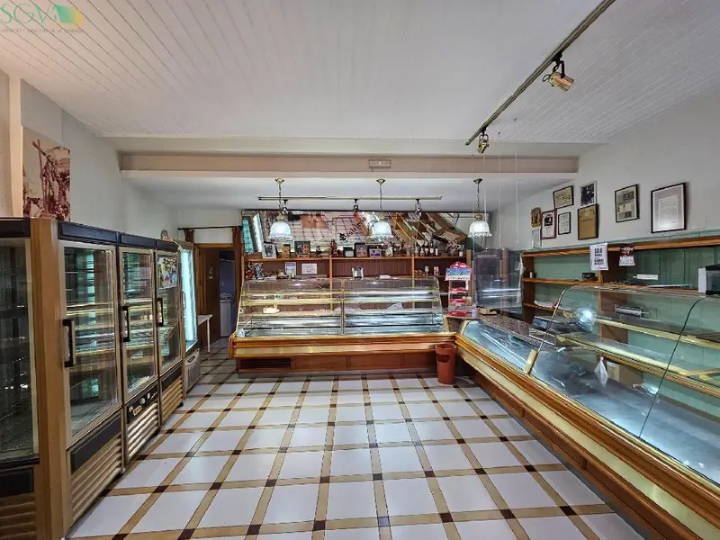 Venta Local Comercial con Patio en Centro Novelda
