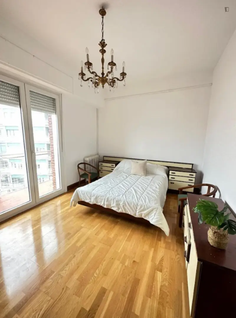 Habitacion Doble con Balcon en Piso Compartido