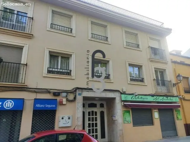Vivienda Con Patio En Zona Centro De Almansa