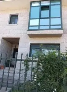 Adosado en Monforte de Lemos con Jardin y Garaje para Familias