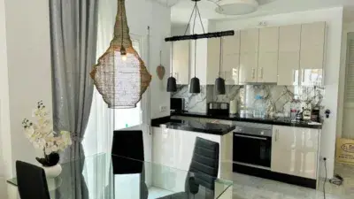Apartamento en Torrox Costa con Vistas al Mar - Reformado y Amueblado