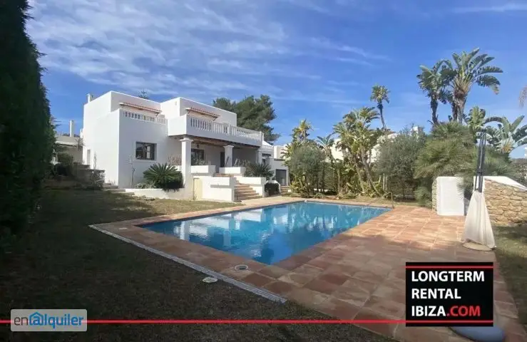 Villa en Santa Eulalia del Rio con Piscina y Vistas al Mar