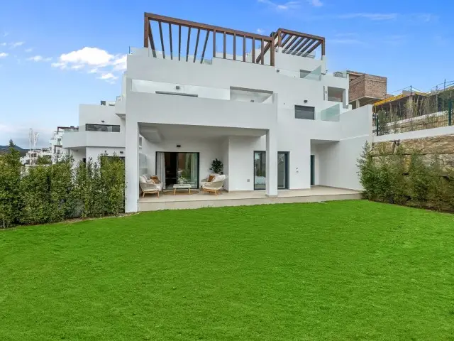 Piso de 2 Dormitorios en venta Casares, España