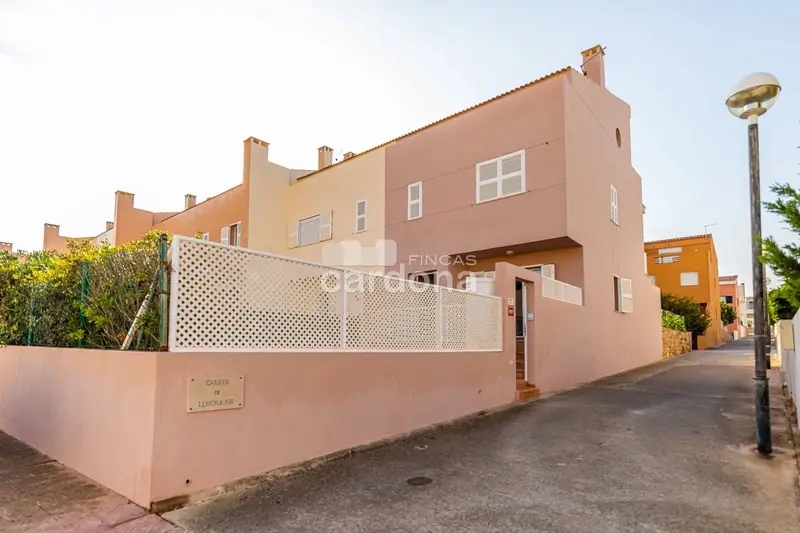 Adosado en Mahón Menorca con Piscina Privada y Garaje