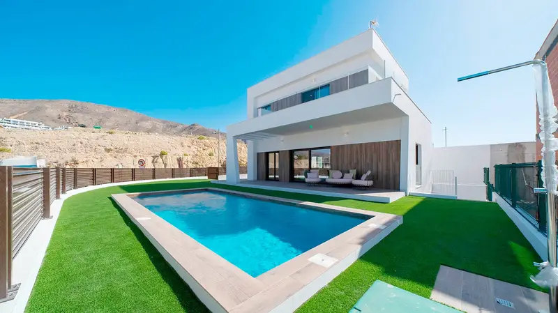 Villa de Lujo con Piscina Privada en Sierra Cortina Finestrat