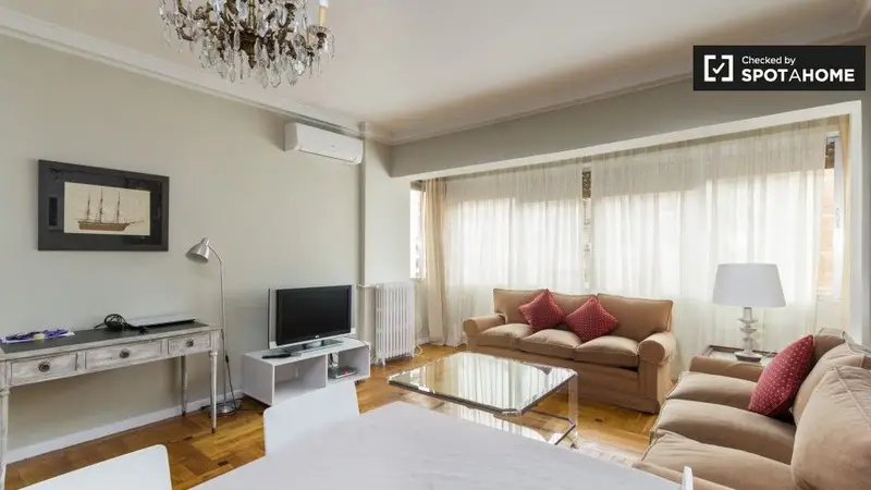 Apartamento en Madrid 5 Dormitorios 3 Baños Alquiler