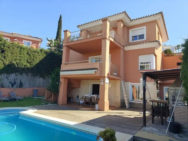 Villa 3 Dormitorios Cerros del Aguila Piscina Barbacoa Vistas Panoramicas
