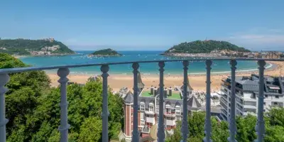 Piso de Lujo con Vistas a la Concha en San Sebastian