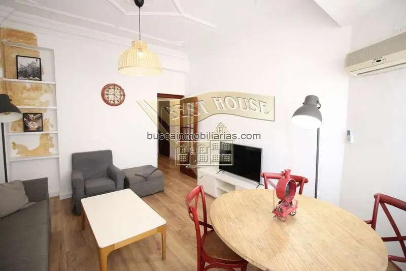 Piso en venta en Valencia: 4 habitaciones, 2 baños, Gran Vía