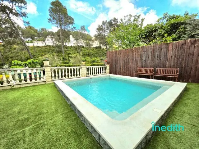 Bonita Casa en Canyelles con Piscina y Vistas