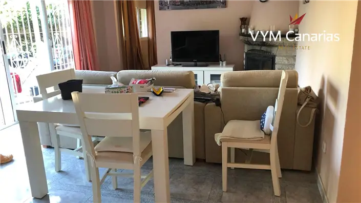 Villa 3 Dormitorios 1026m2 Parcela Piscina Barbacoa