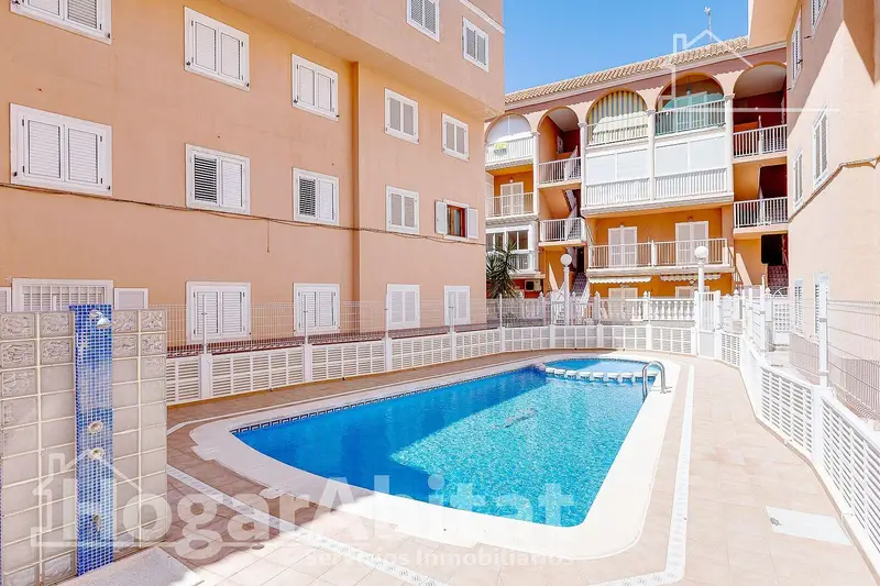 Piso en Residencial con Piscina Cerca de la Playa La Mata