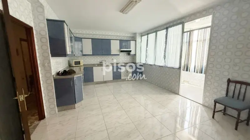Piso en venta en Cabra 5 habitaciones 197m2
