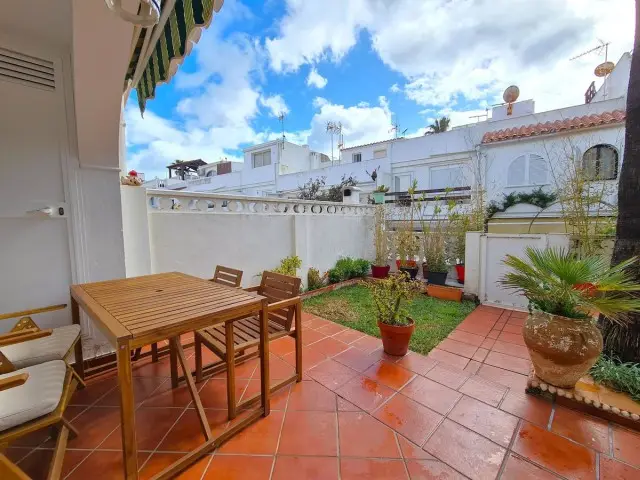 Casa en La Duquesa 2 Dormitorios Jardin Privado Cerca de la Playa