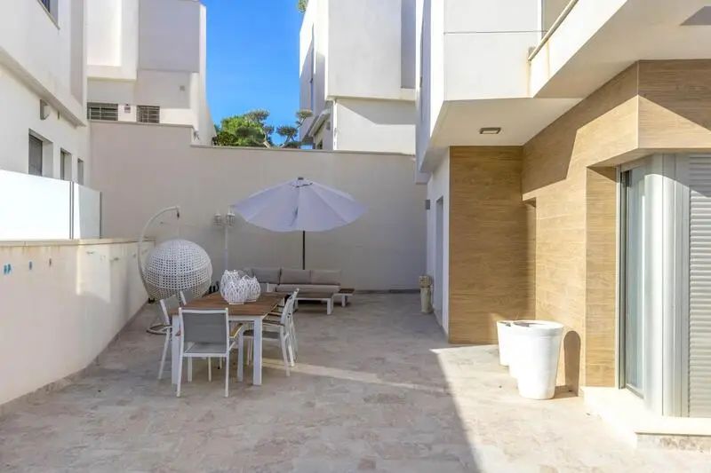 Villa Moderna 3 Dormitorios 3 Baños Villamartin