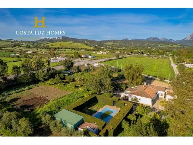 Casa de Campo en Prado del Rey  137m2  4062m2