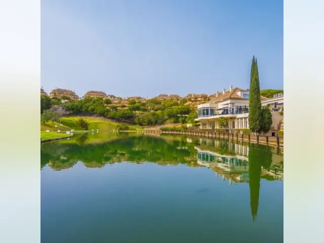 Apartamento 3 Dormitorios Elviria Hills Marbella