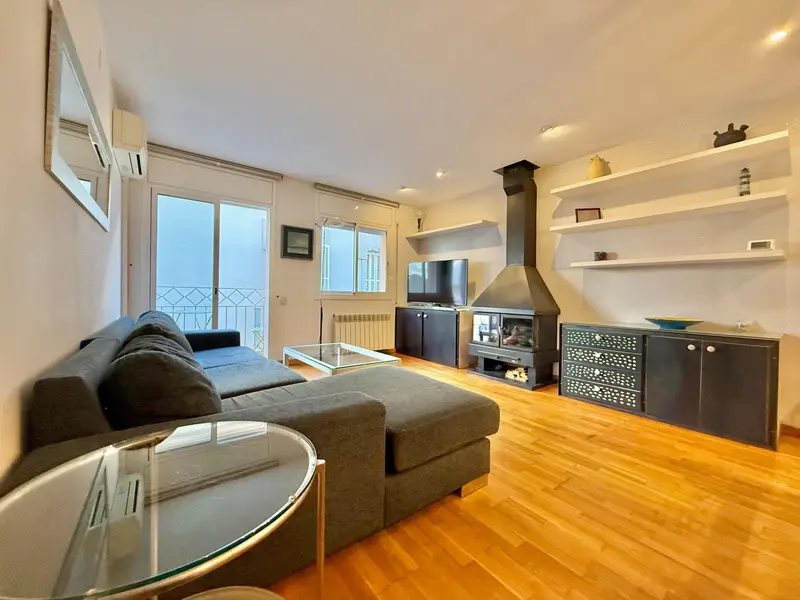 Venta Adosado con chimenea en Centre, Sitges - Ref: HOM-052