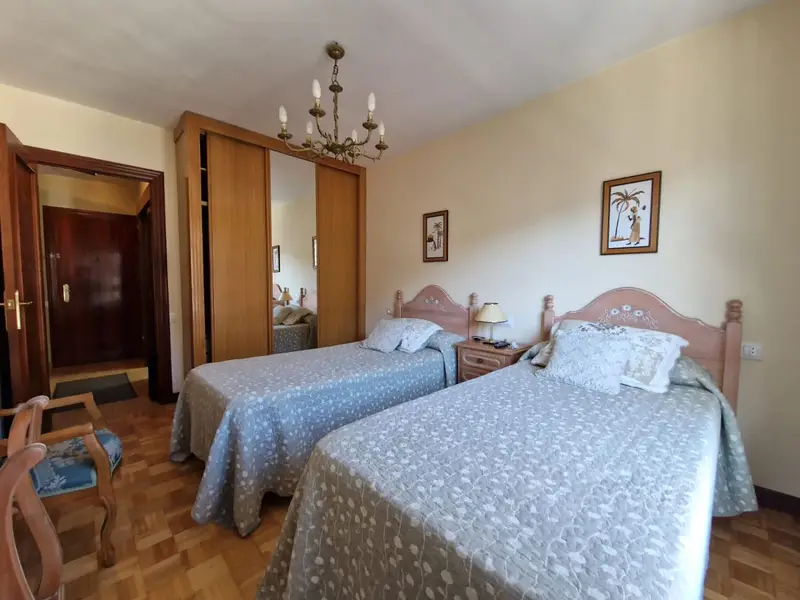 Venta Piso con Terraza en Centro Lena