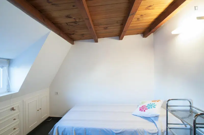 Habitacion Individual con Baño Privado en Tetu
án Madrid