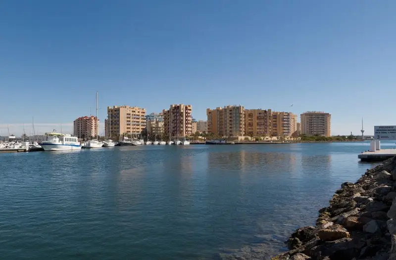 Apartamentos en Torrevieja con Vistas al Mar