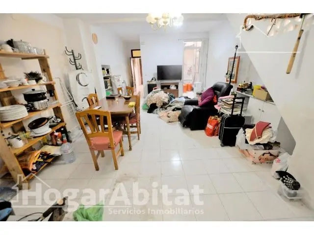 Casa para reformar en Burjassot con tres terrazas