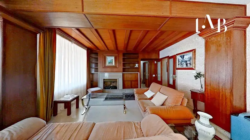 Piso en venta en Pere Garau 6 habitaciones 268m2