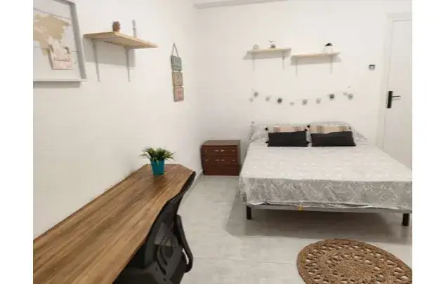 Alquiler de Habitaciones en Granada - Piso Amueblado