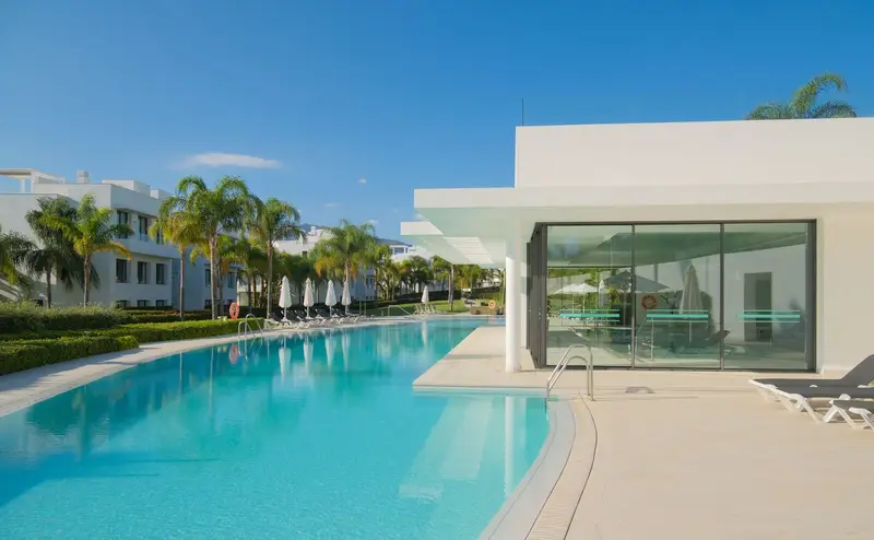 Apartamento Lujo 3 Dormitorios Estepona Terraza Privada