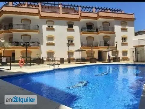 Piso Amueblado con Terraza y Piscina Comunitaria