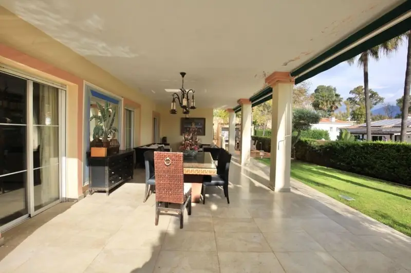 Chalet en Guadalmina Alta Marbella con Piscina y Jardín