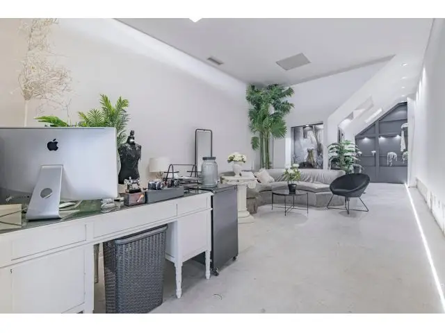 Espectacular Espacio Comercial Reformado en Granada