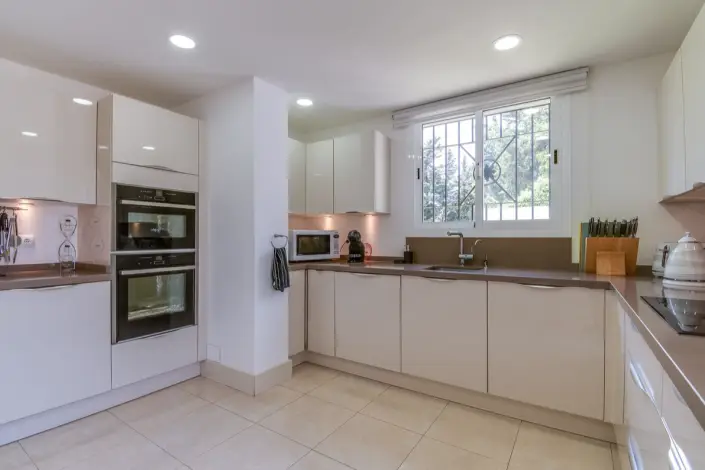 Villa de Lujo 4 Dormitorios en La Duquesa