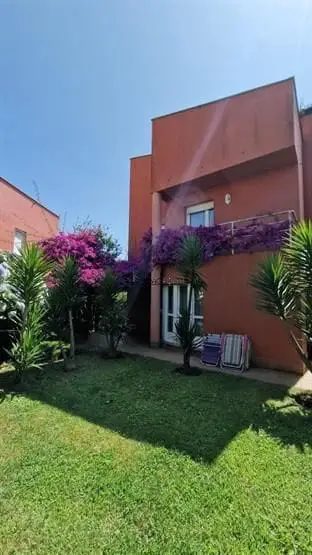 Chalet en Marcón Pontevedra con jardín 235m2