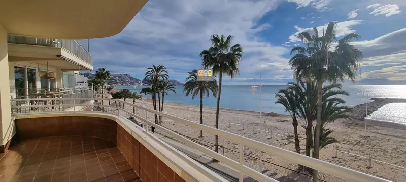 Apartamento en Altea con Vistas al Mar - 4 Dormitorios y 2 Plazas de Garaje